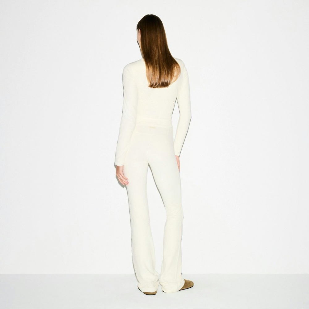 SKIMS FLEECE LOUNGE FITTED JACKET IN ECRU L - Picture 4 of 8